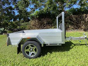 Compact and practical Blaze Thommo Trailer, built on a traditional 6’ x 4’ platform, featuring side rope rails