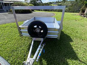 Compact Blaze Thommo Trailer designed to fit a Chep pallet comfortably.